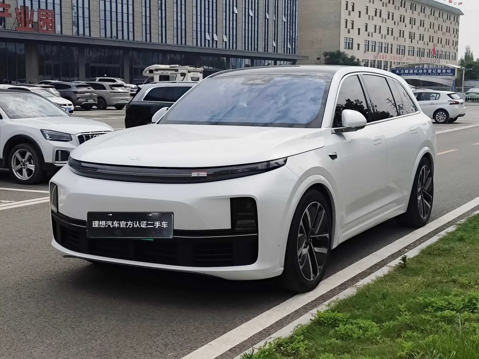 Li L7 (Ideal L7)  из Китая