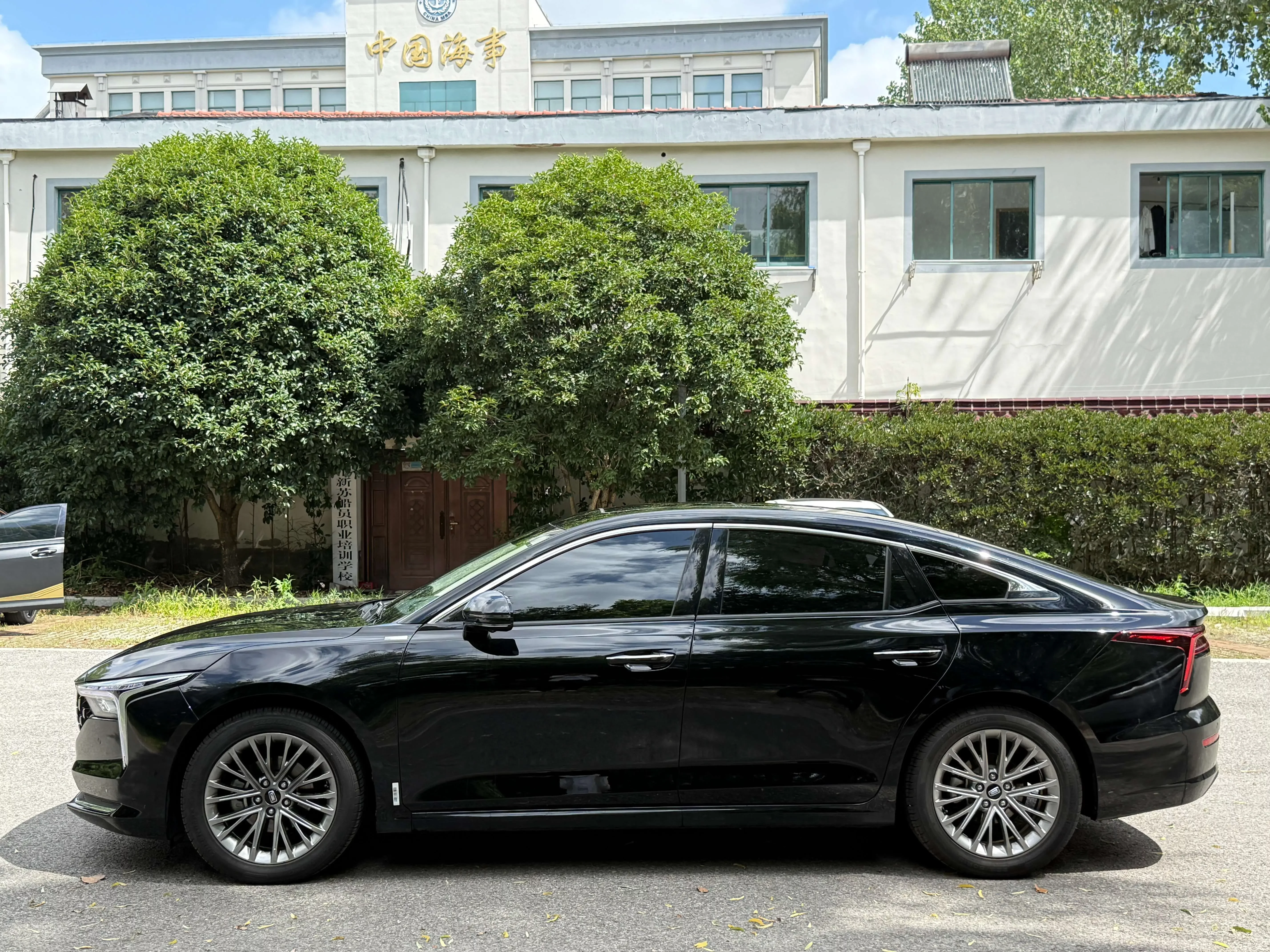 FAW Bestune B70