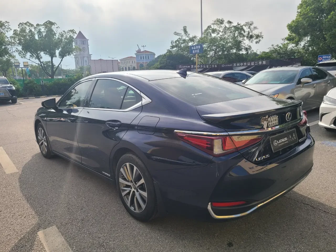 Lexus ES