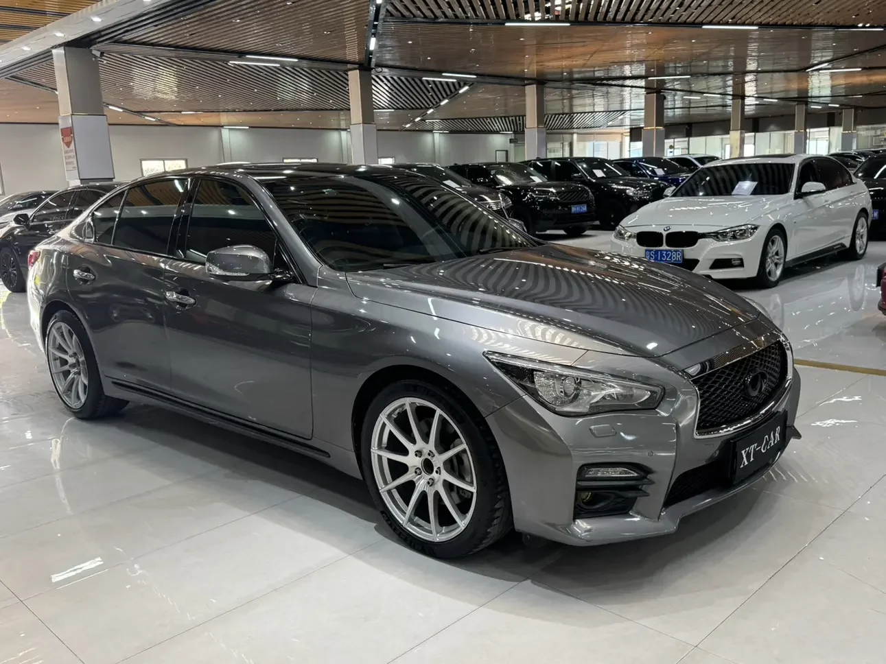 Infiniti Q50L