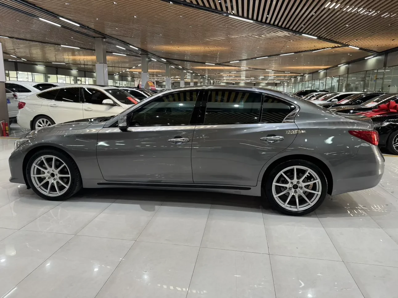 Infiniti Q50L