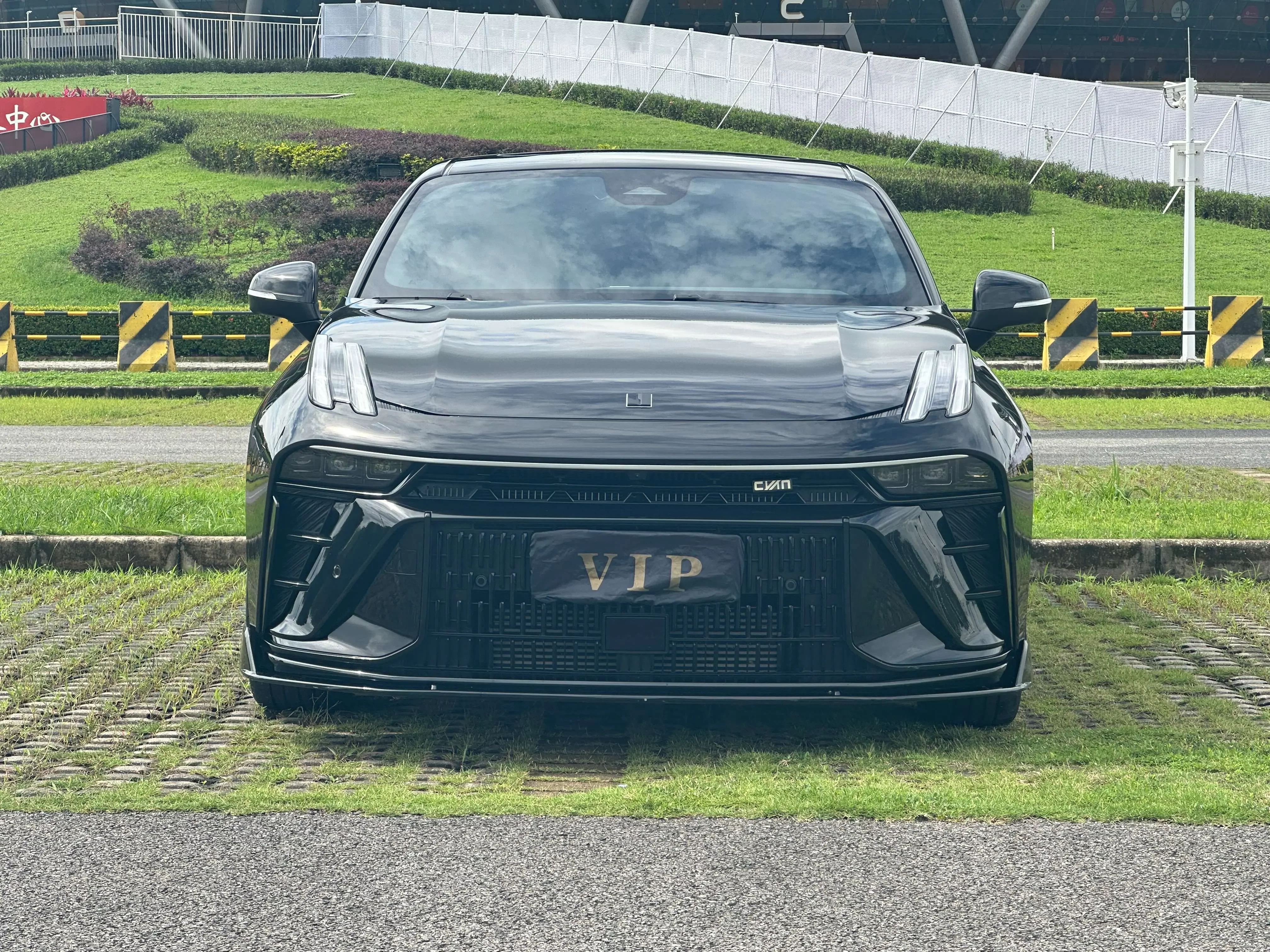Lynk & Co 03