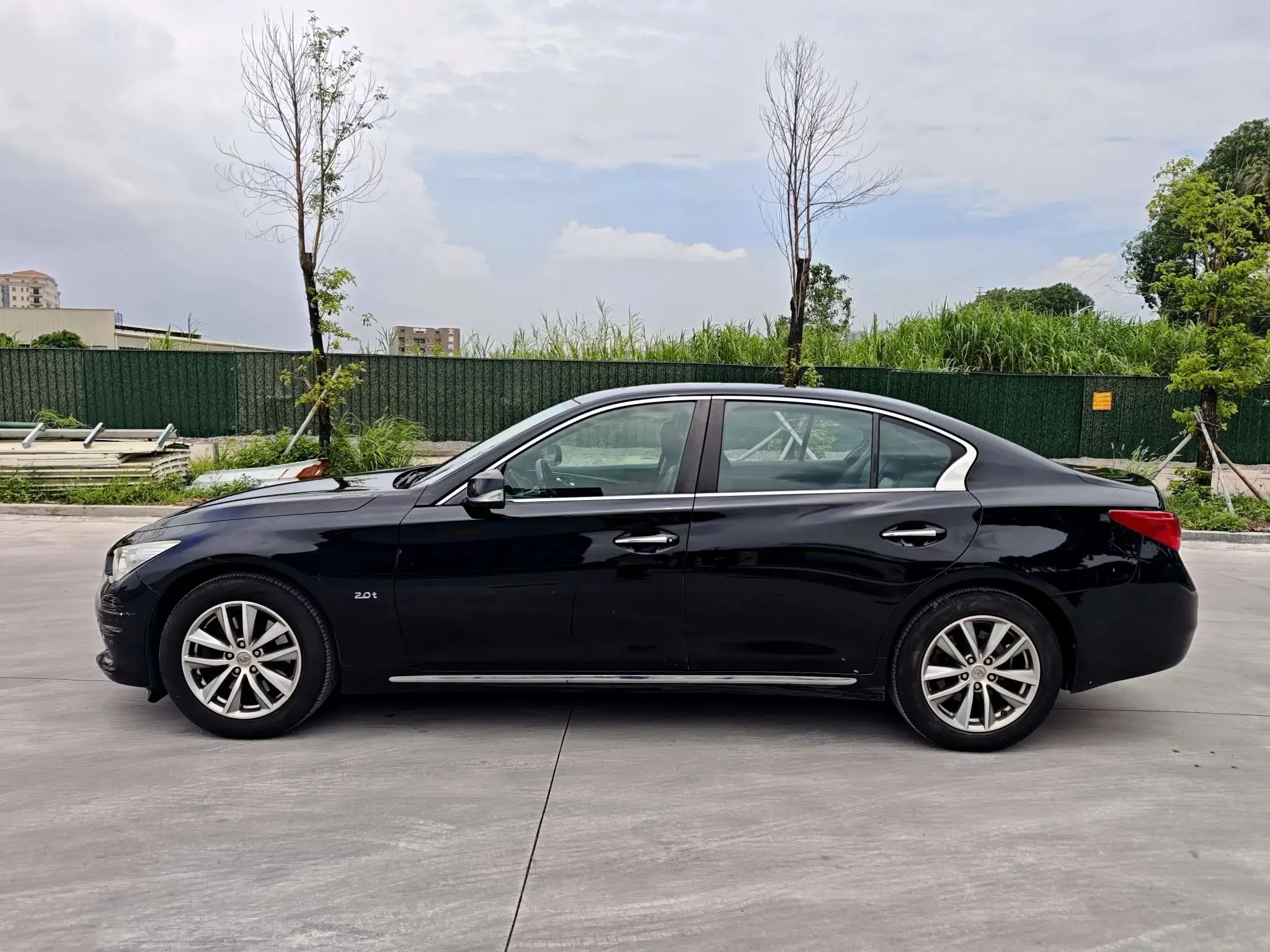 Infiniti Q50L