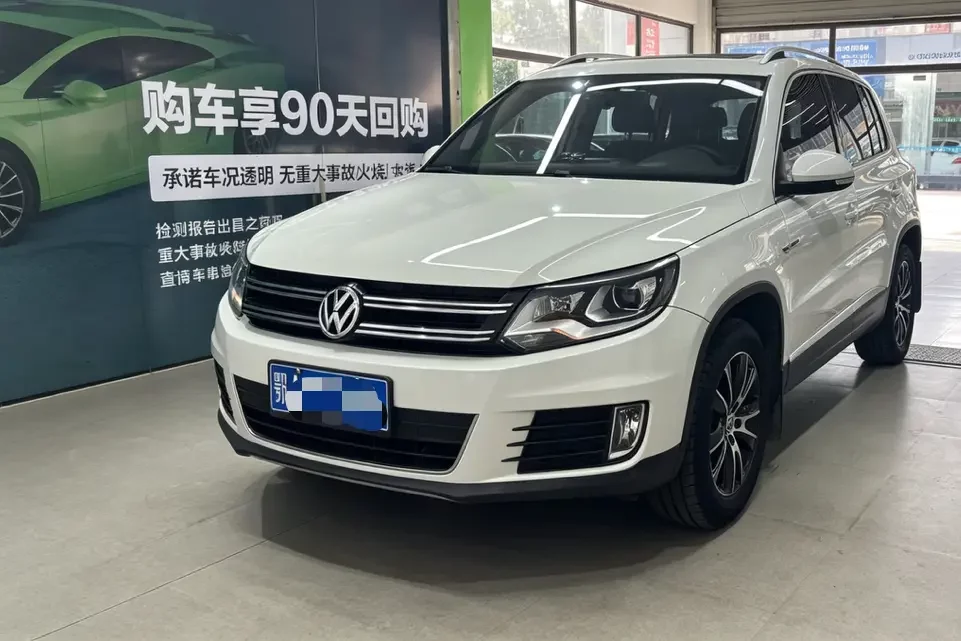 Volkswagen Tiguan (Tharu)
