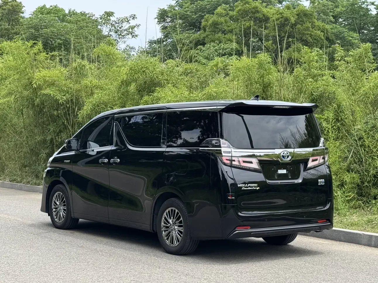 Toyota Crown Wellfire