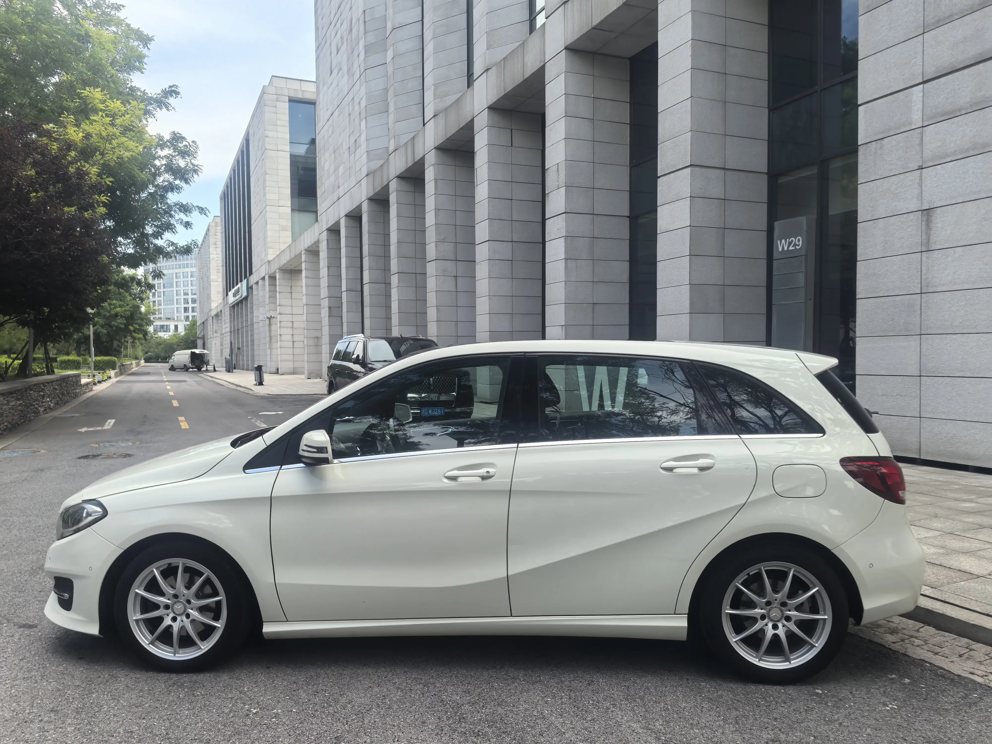 Mercedes-Benz B Class