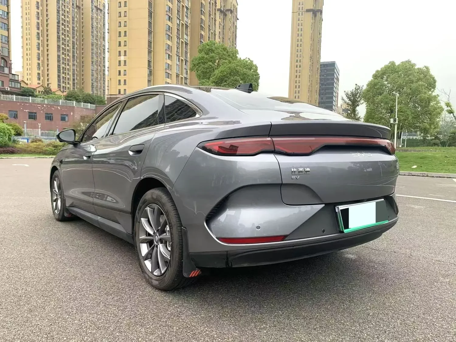 BYD Qin L EV