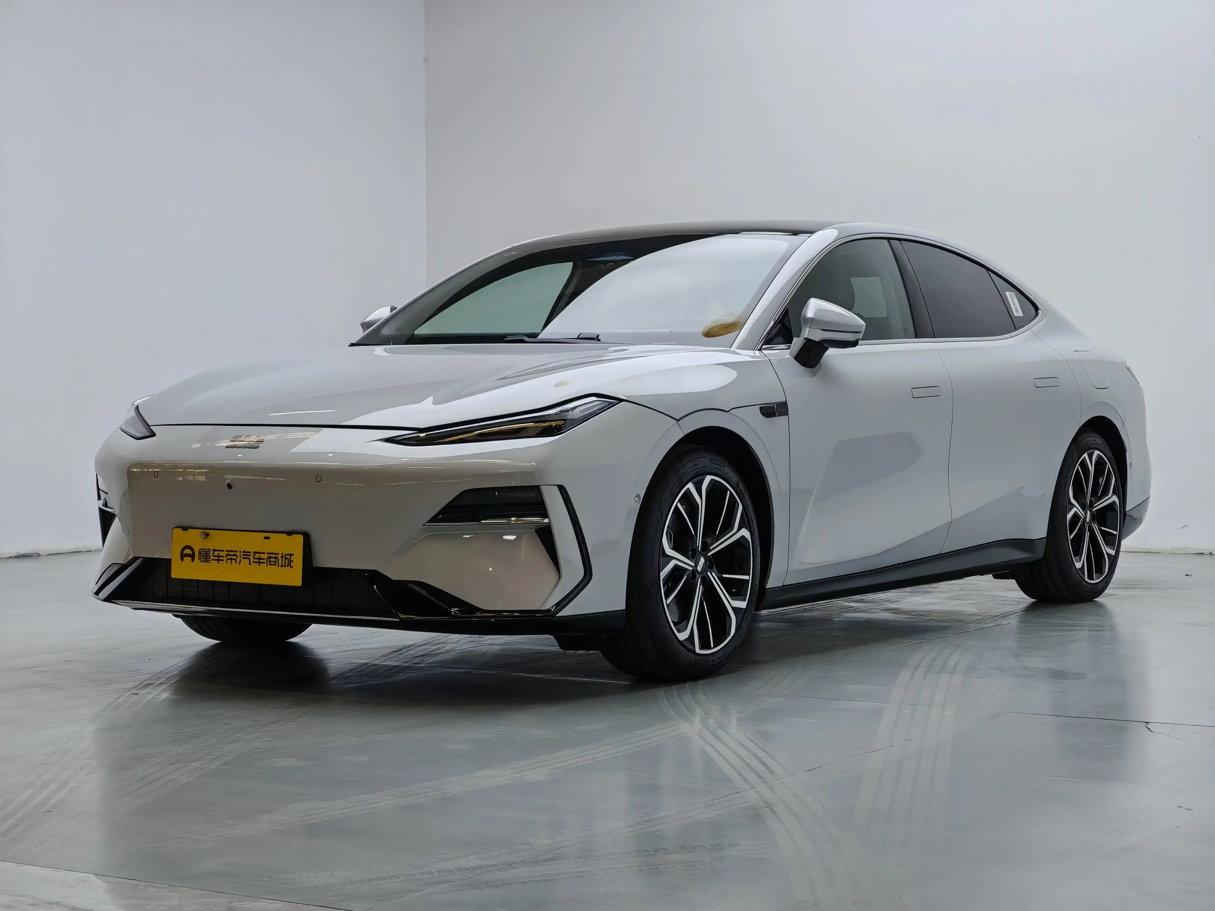 Geely Galaxy E8
