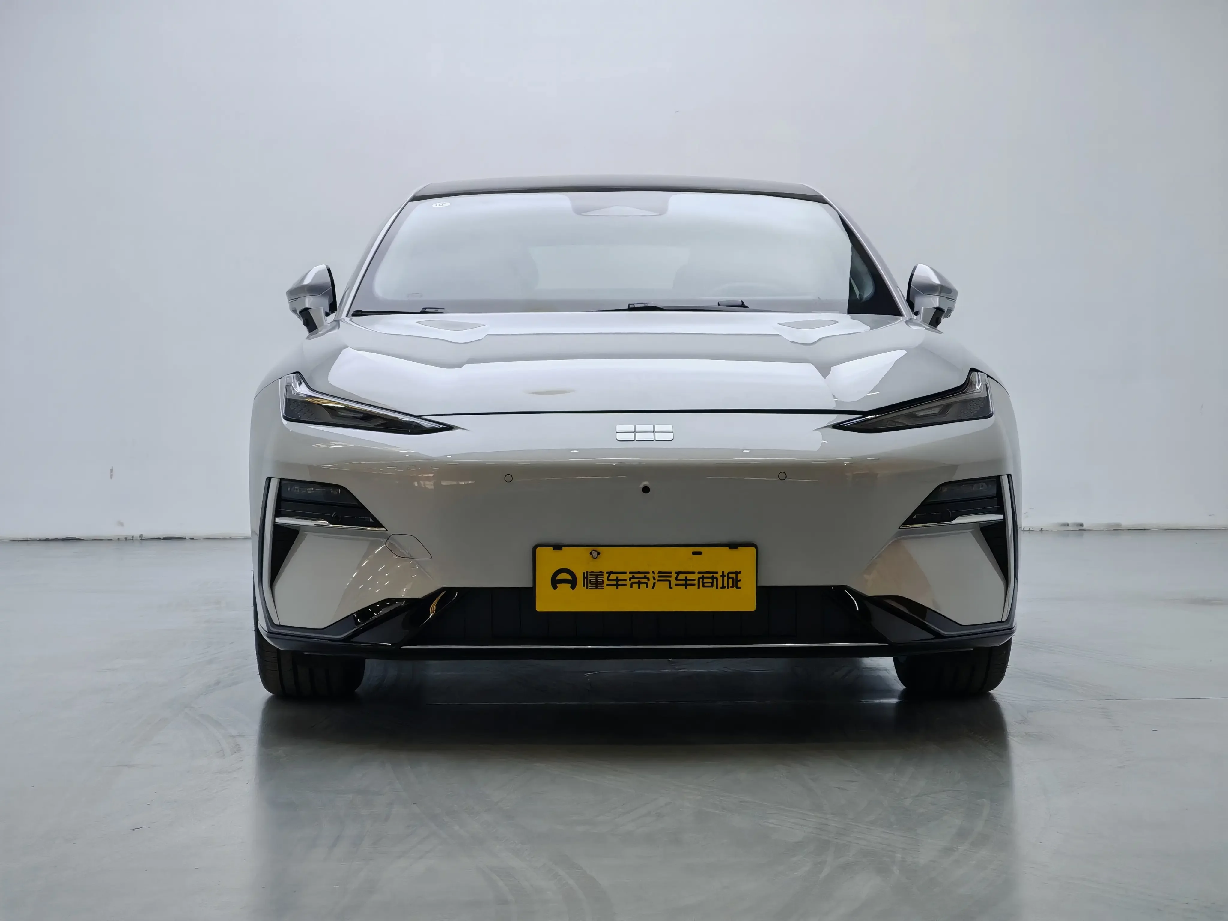 Geely Galaxy E8