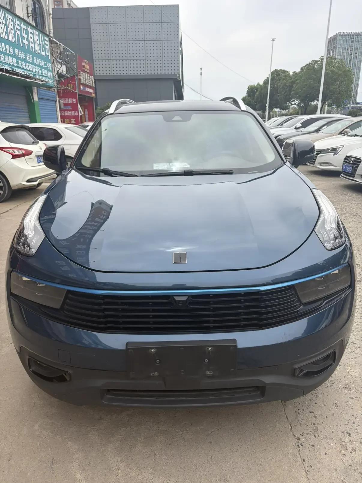 Lynk & Co 01