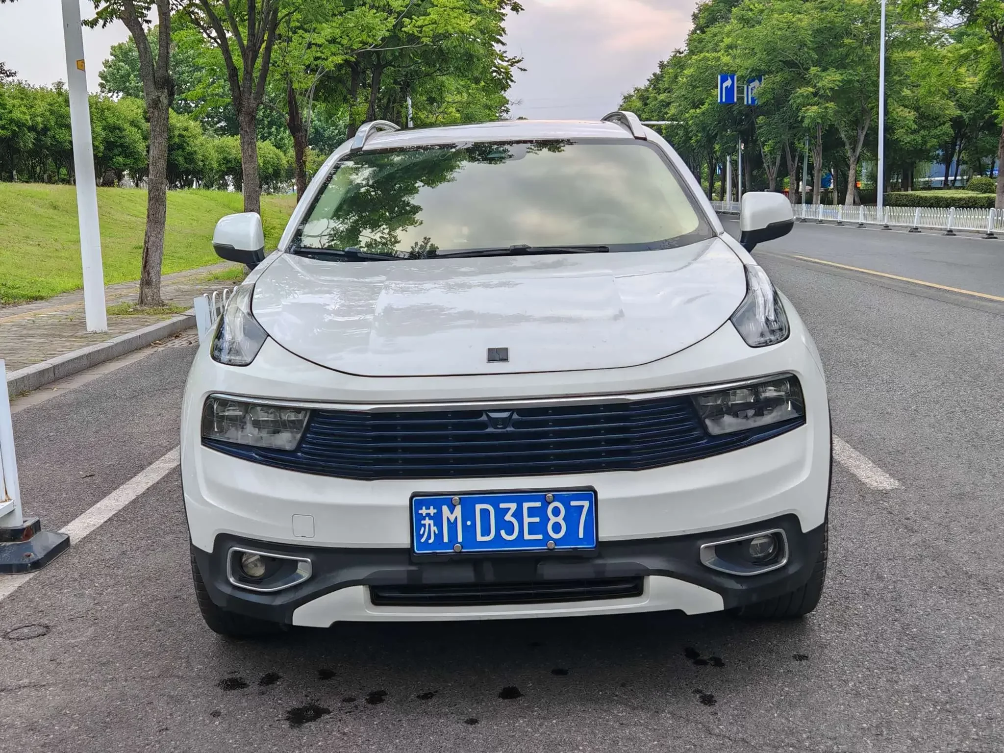 Lynk & Co 01