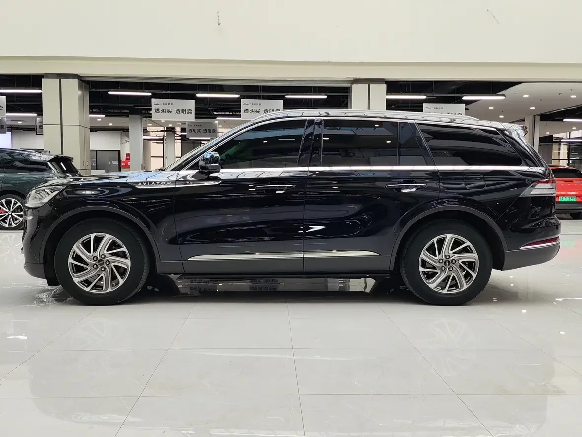 Lincoln aviator
