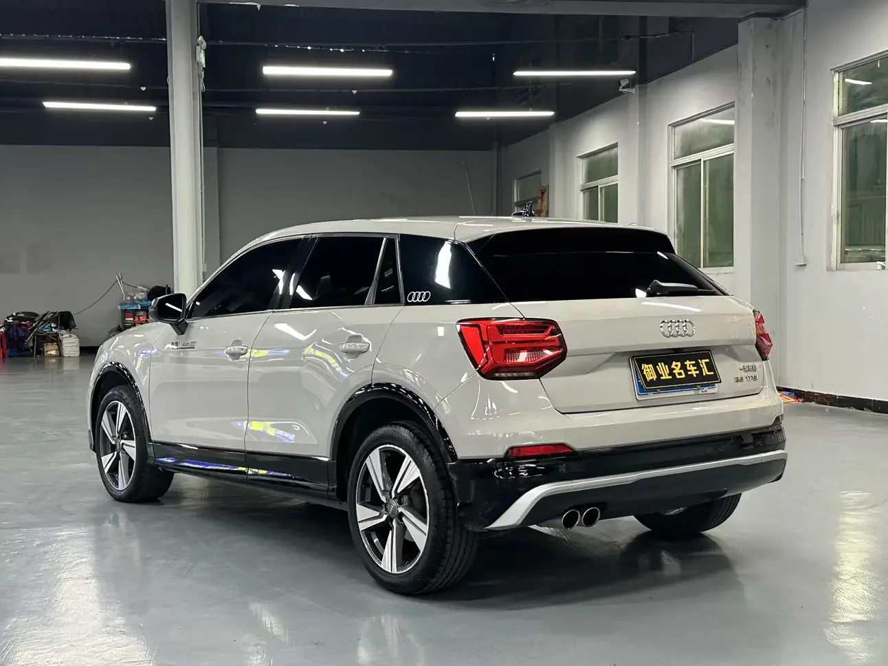 Audi Q2L