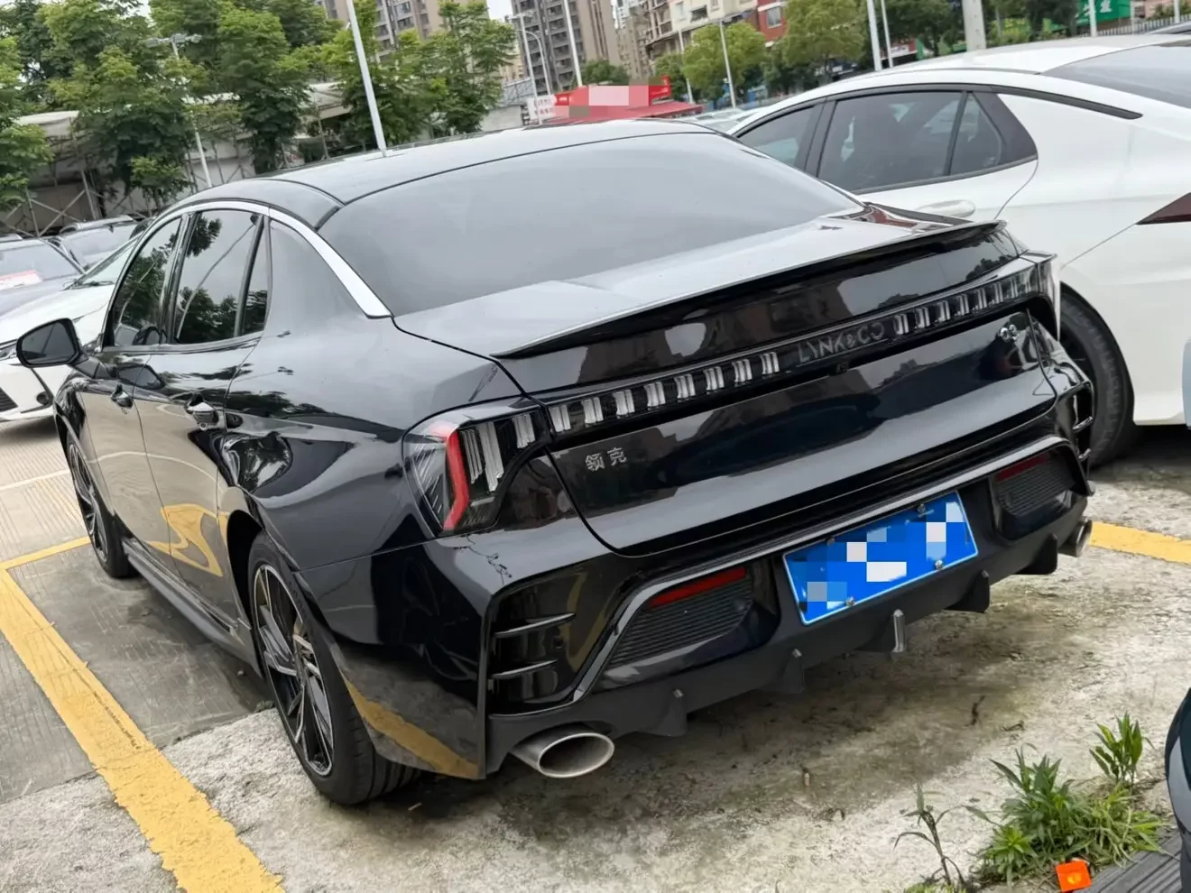 Lynk & Co 03