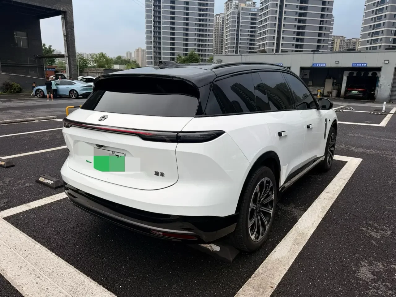 NIO ES6