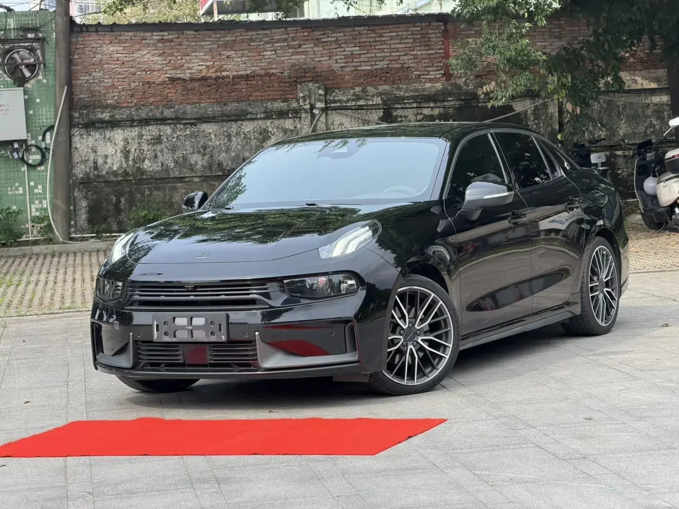 Lynk & Co 03