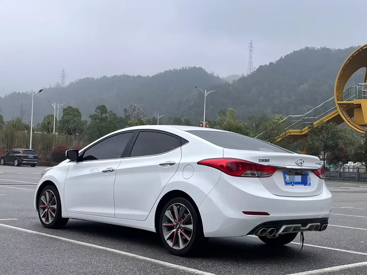 Hyundai Elantra