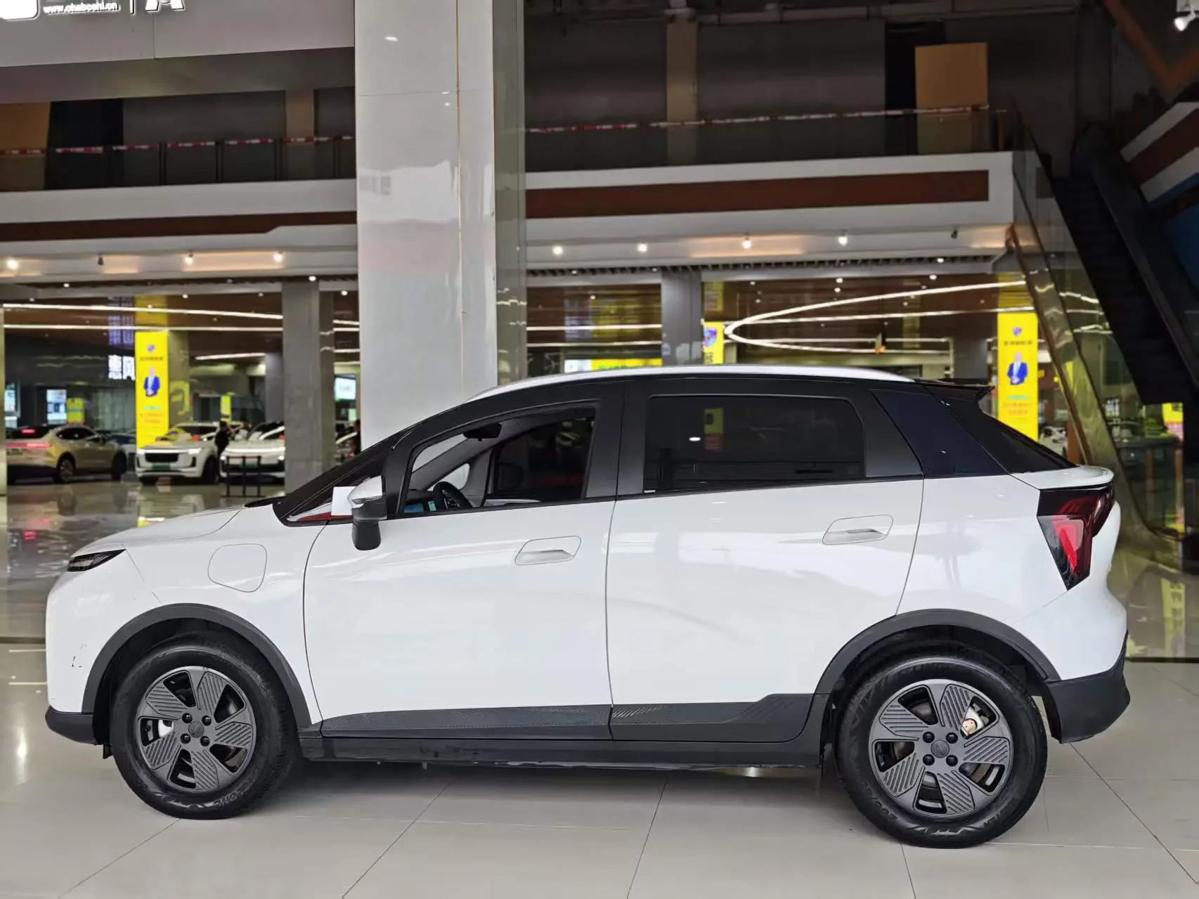 Geely Geometry E Firefly