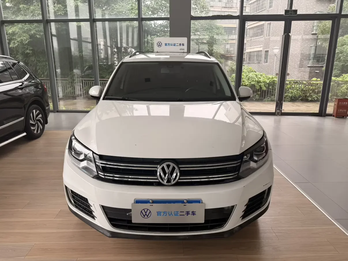 Volkswagen Tiguan (Tharu)