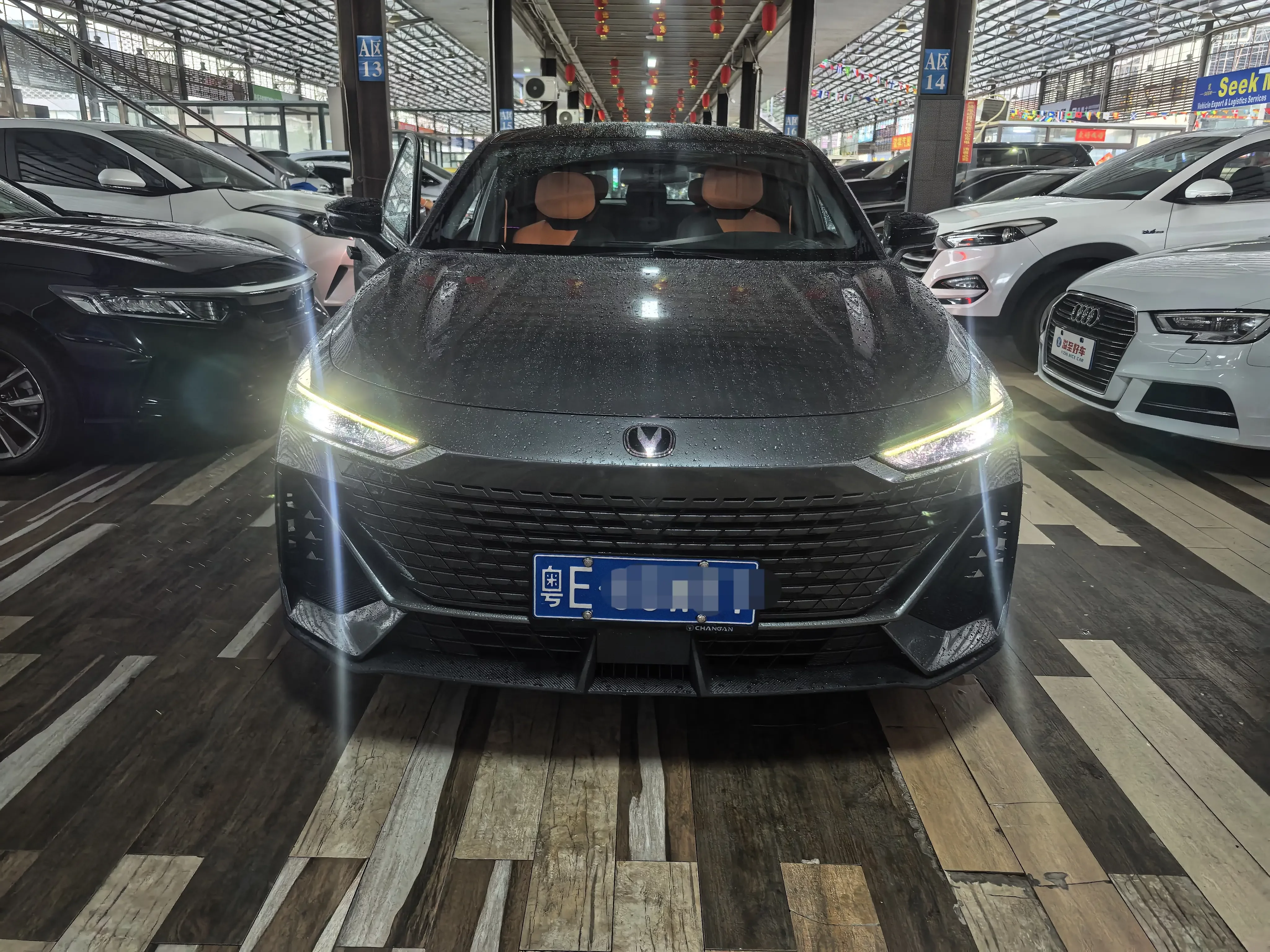 Changan UNI-V  из Китая