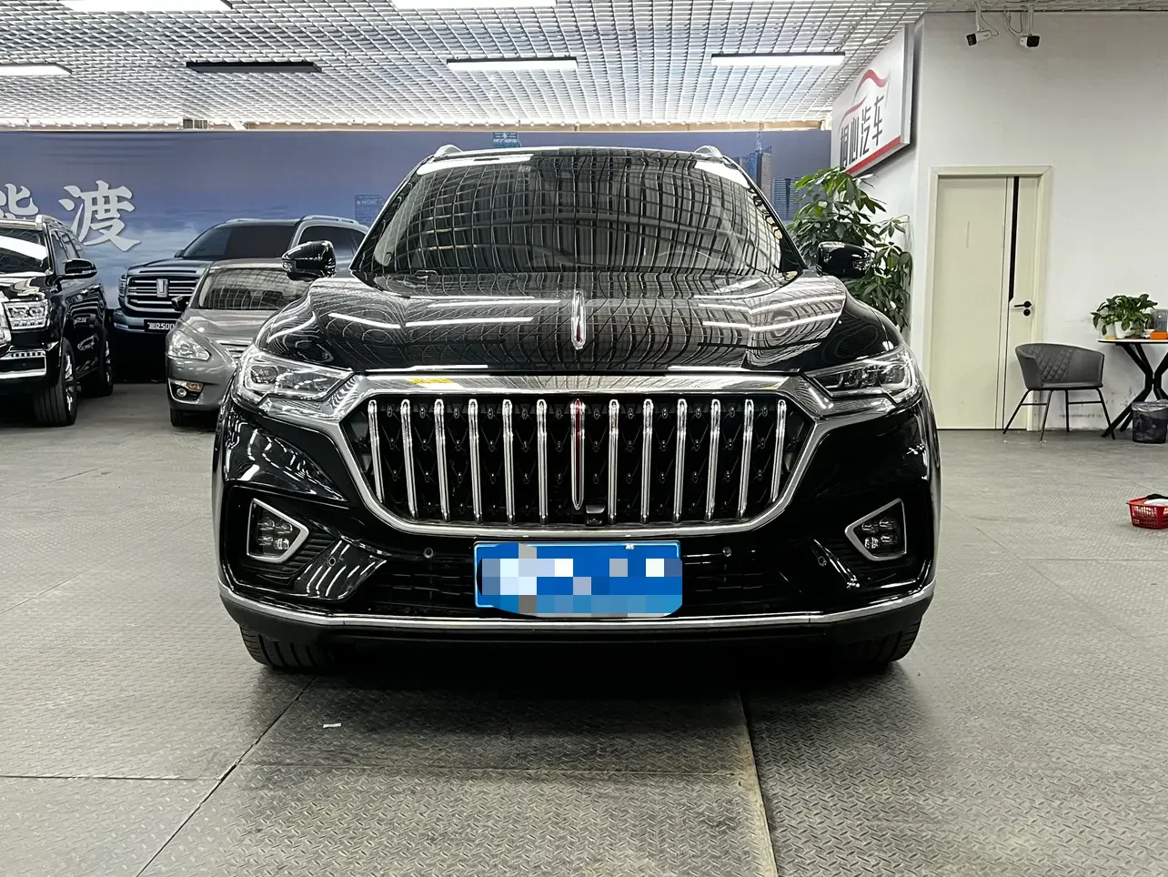 Hongqi HS5