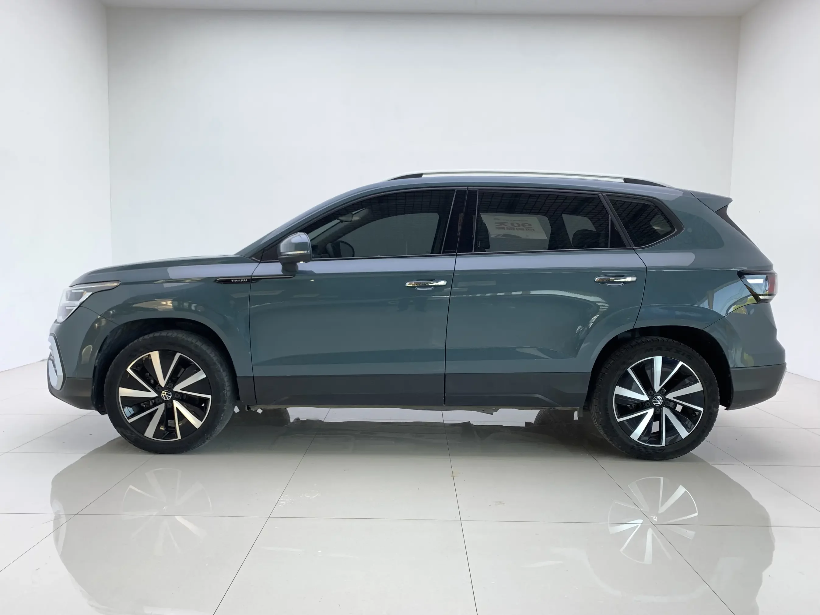 Volkswagen Tharu