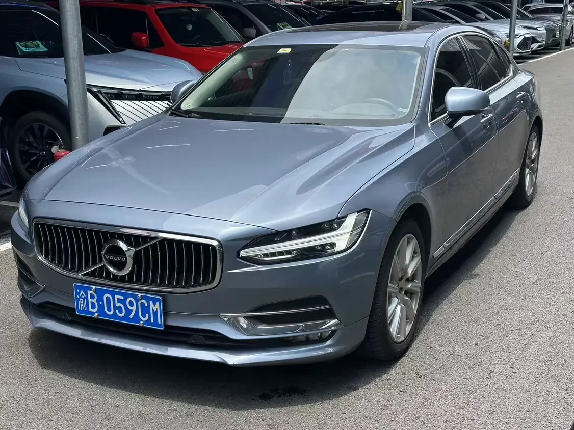 Volvo S90