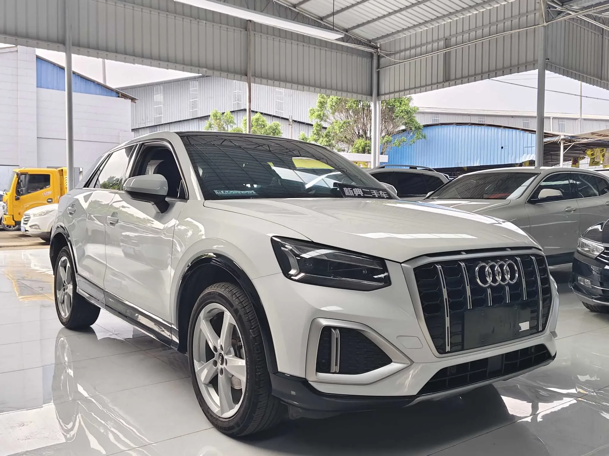 Audi Q2L