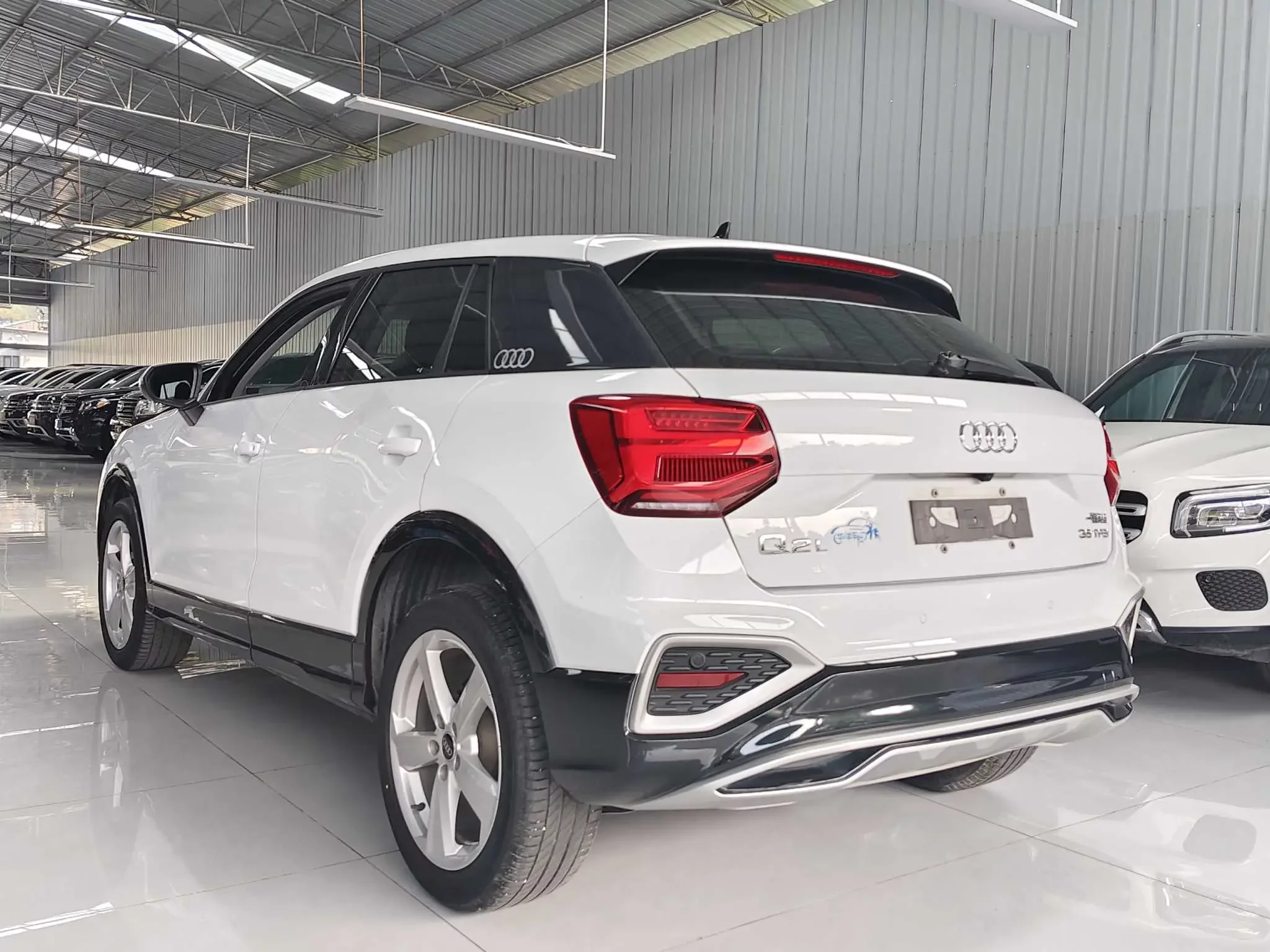 Audi Q2L