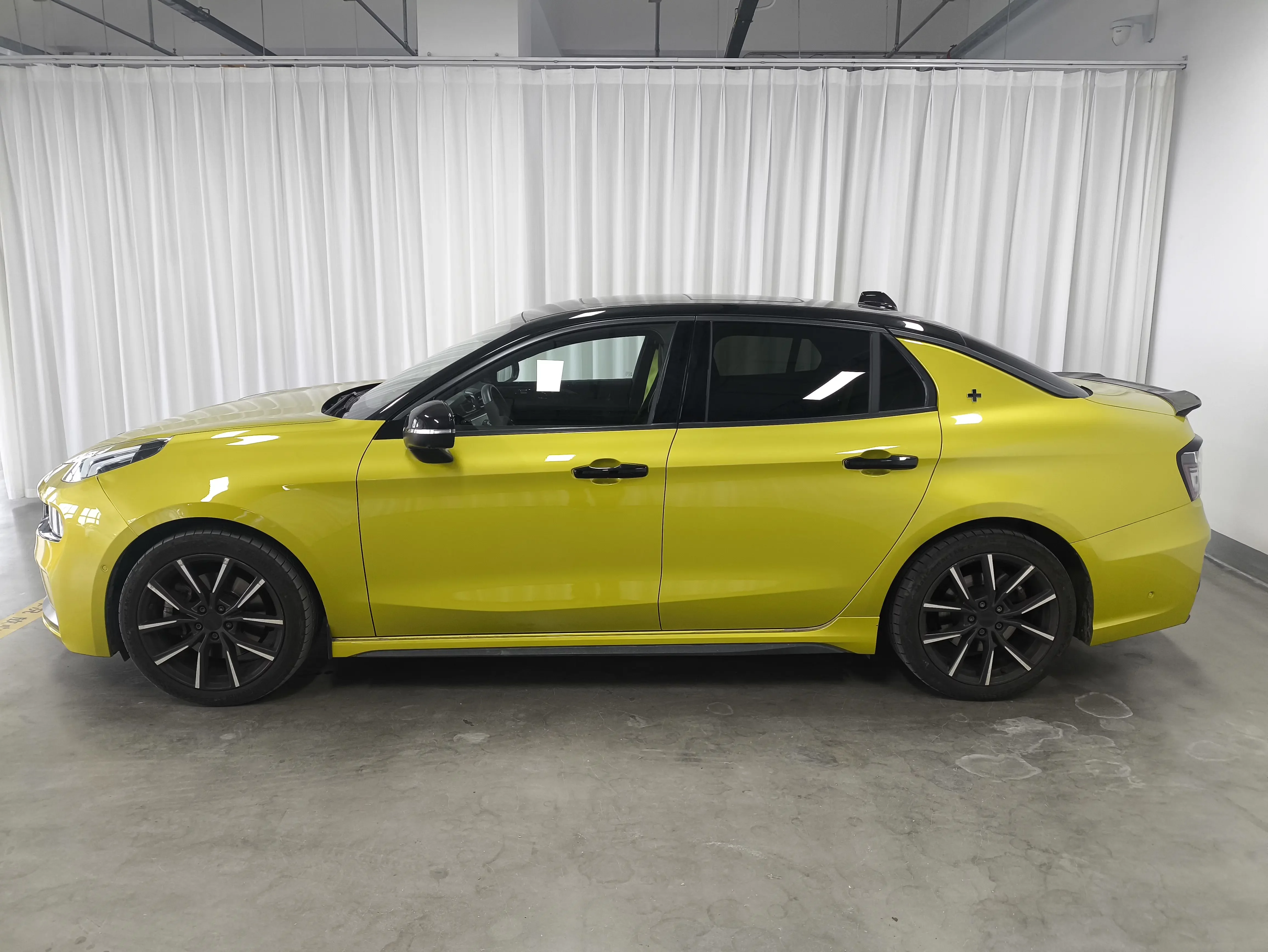 Lynk & Co 03
