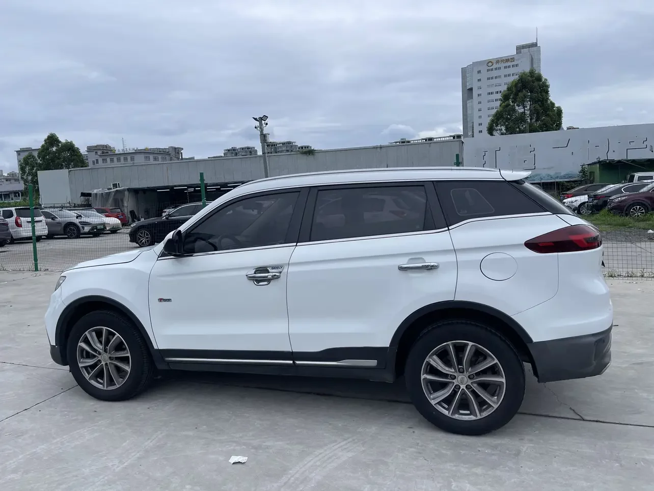 Geely Atlas