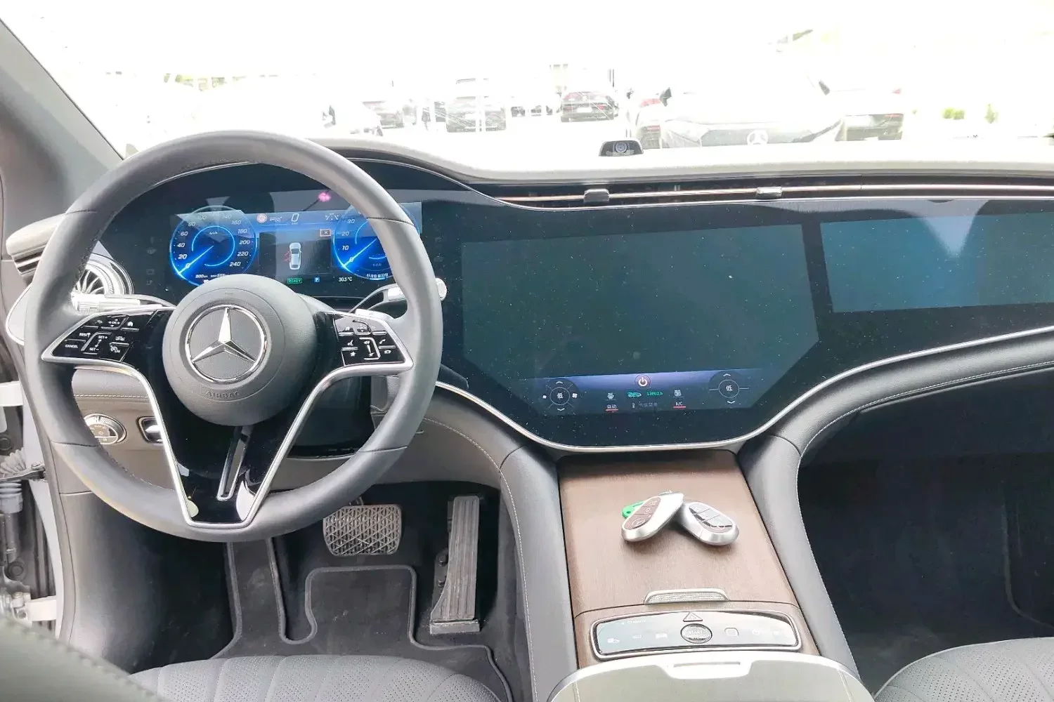 Mercedes-Benz EQS