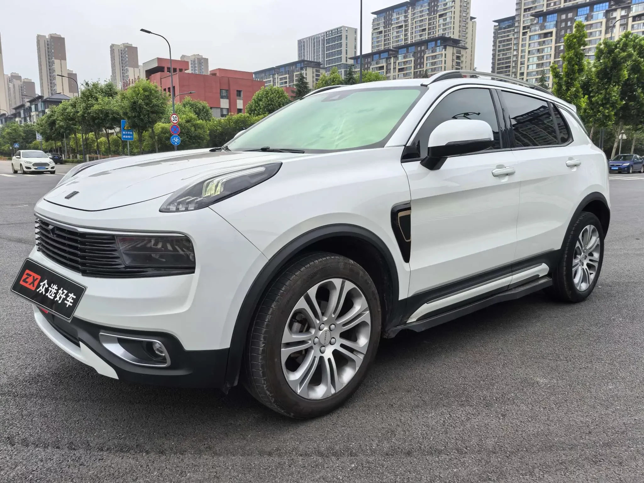Lynk & Co 01