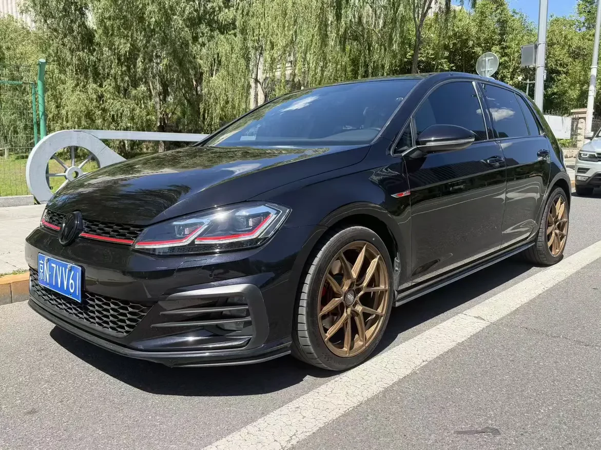 Volkswagen Golf GTI