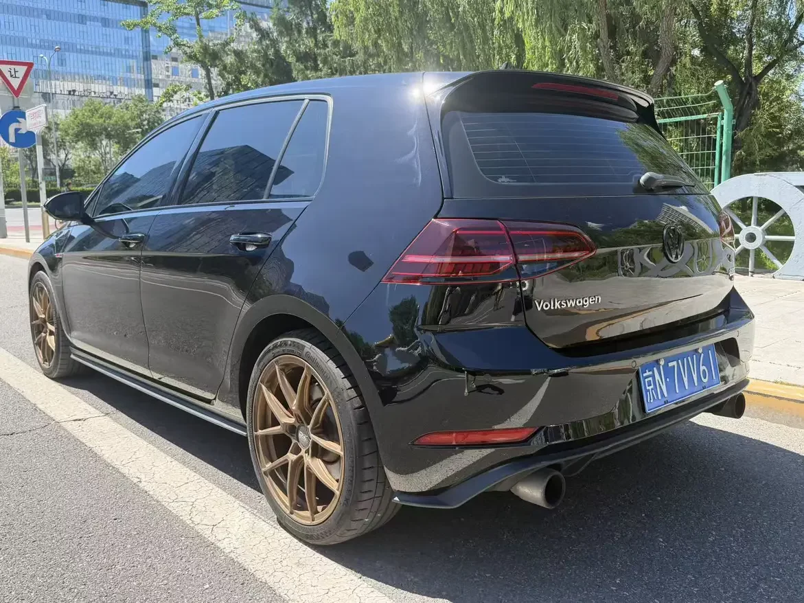 Volkswagen Golf GTI