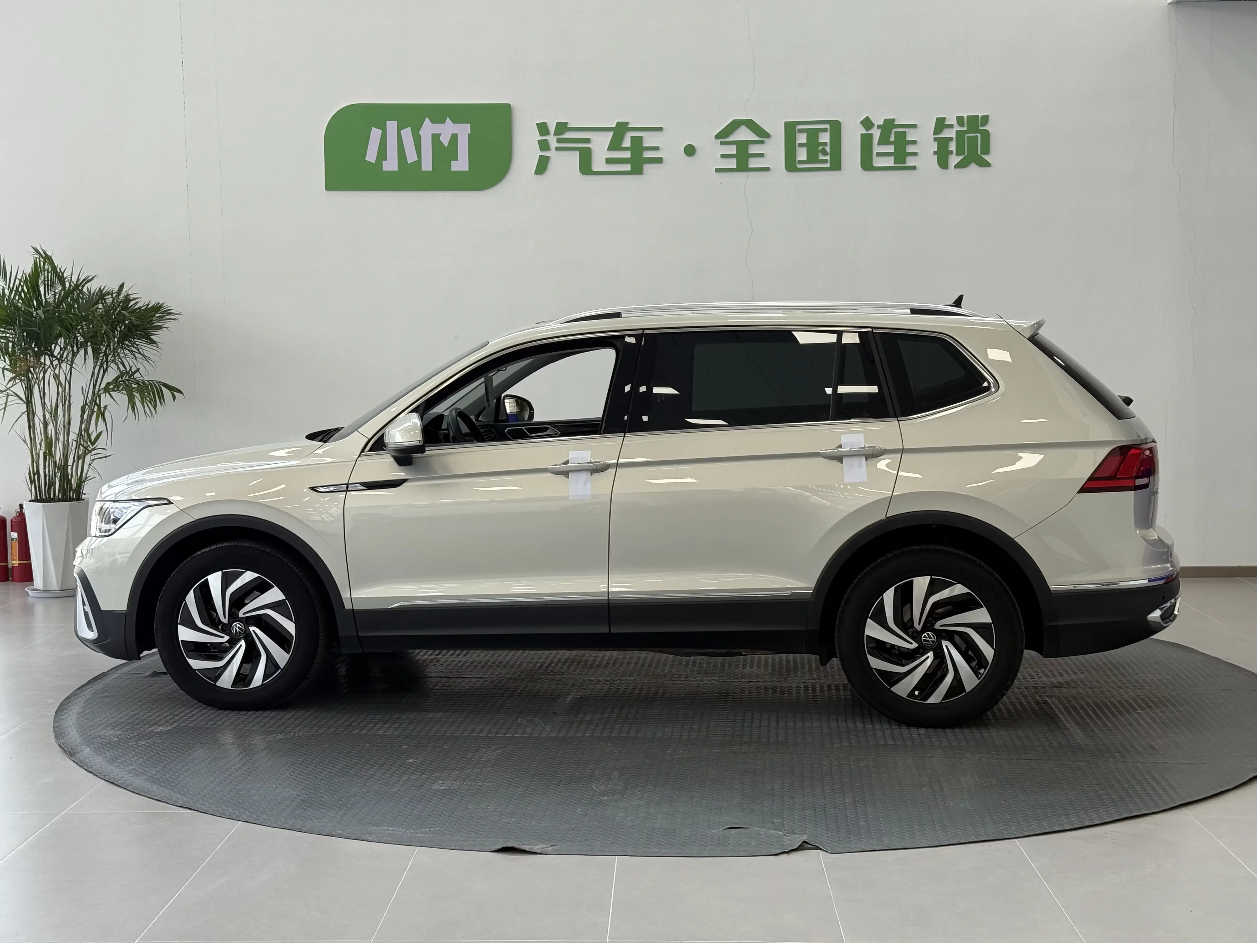 Volkswagen Tiguan L