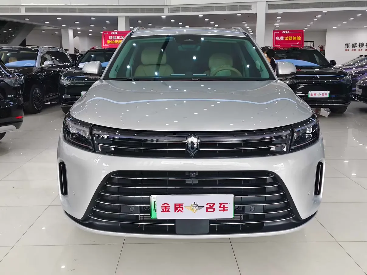AITO M7 (Wenjie M7)  из Китая