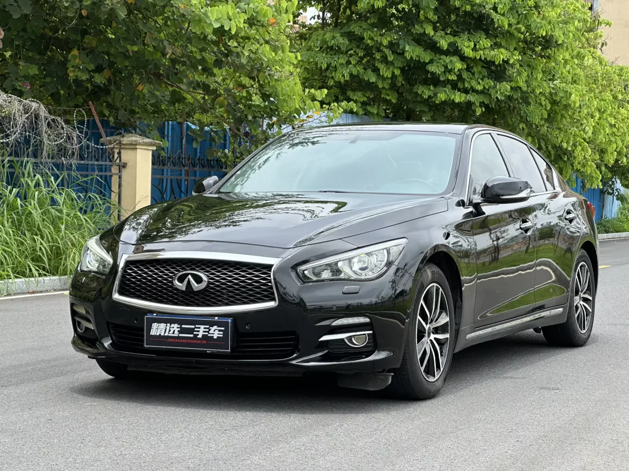 Infiniti Q50L