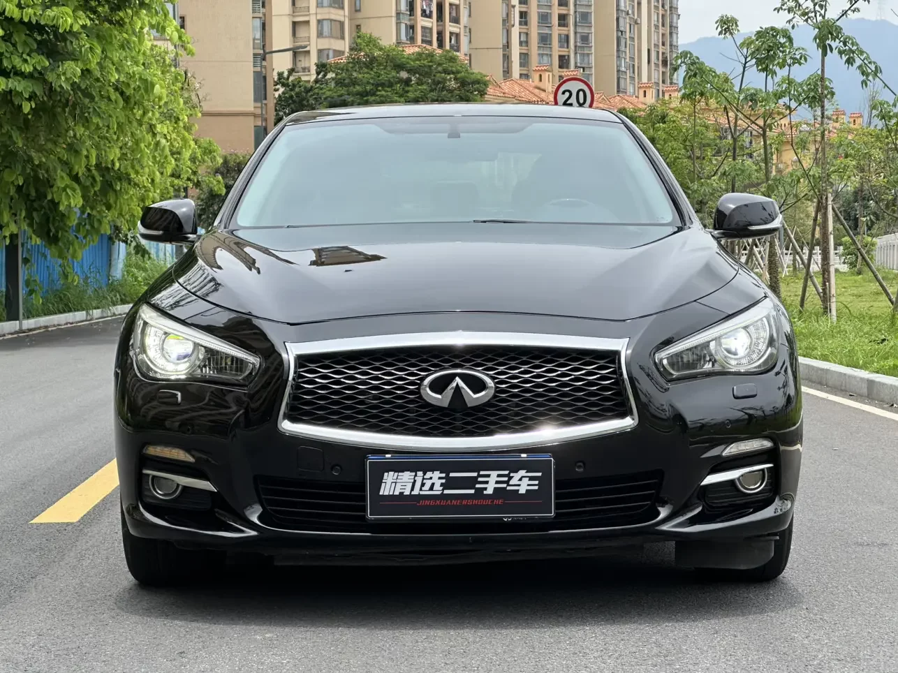 Infiniti Q50L