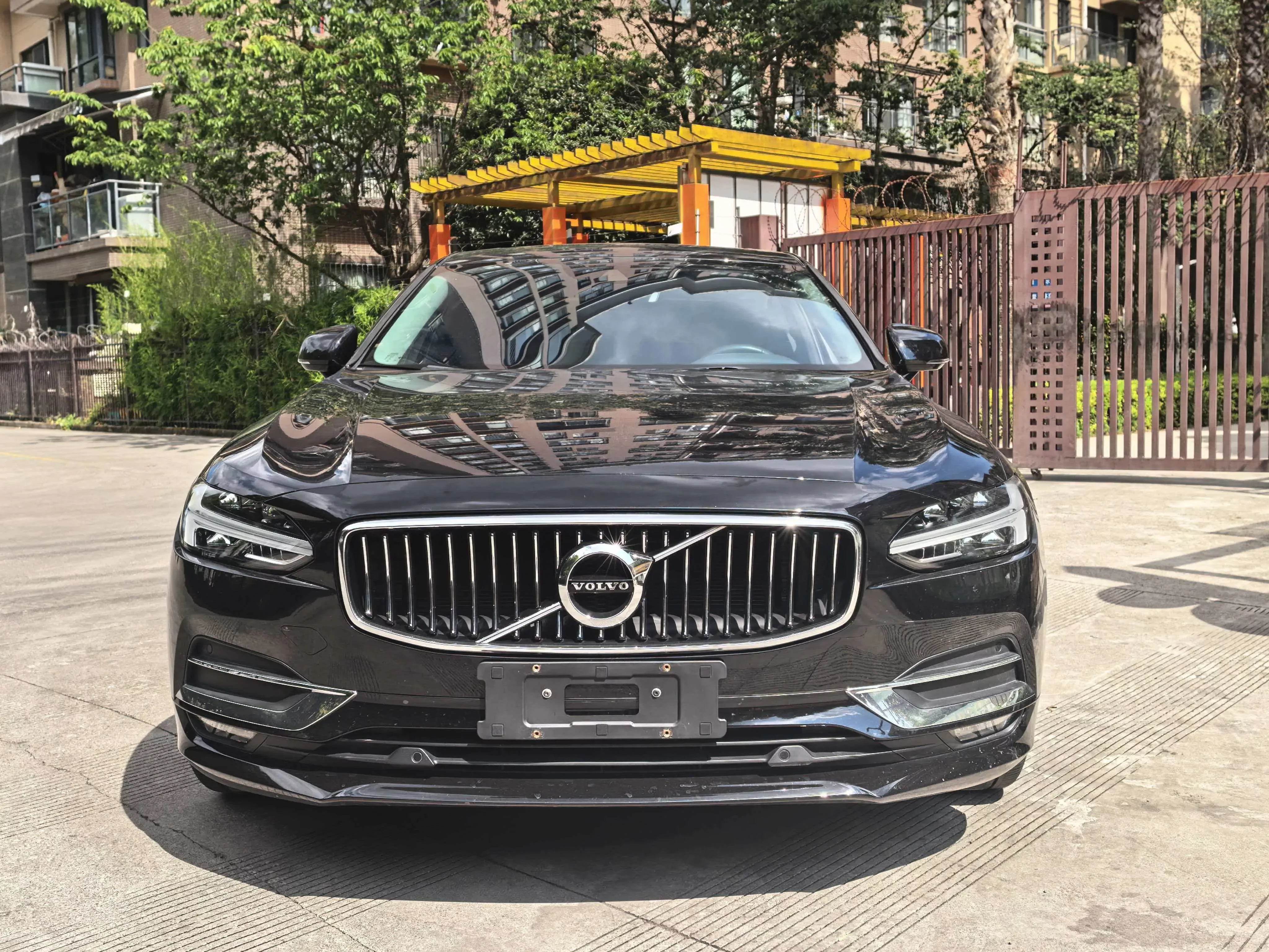 Volvo S90