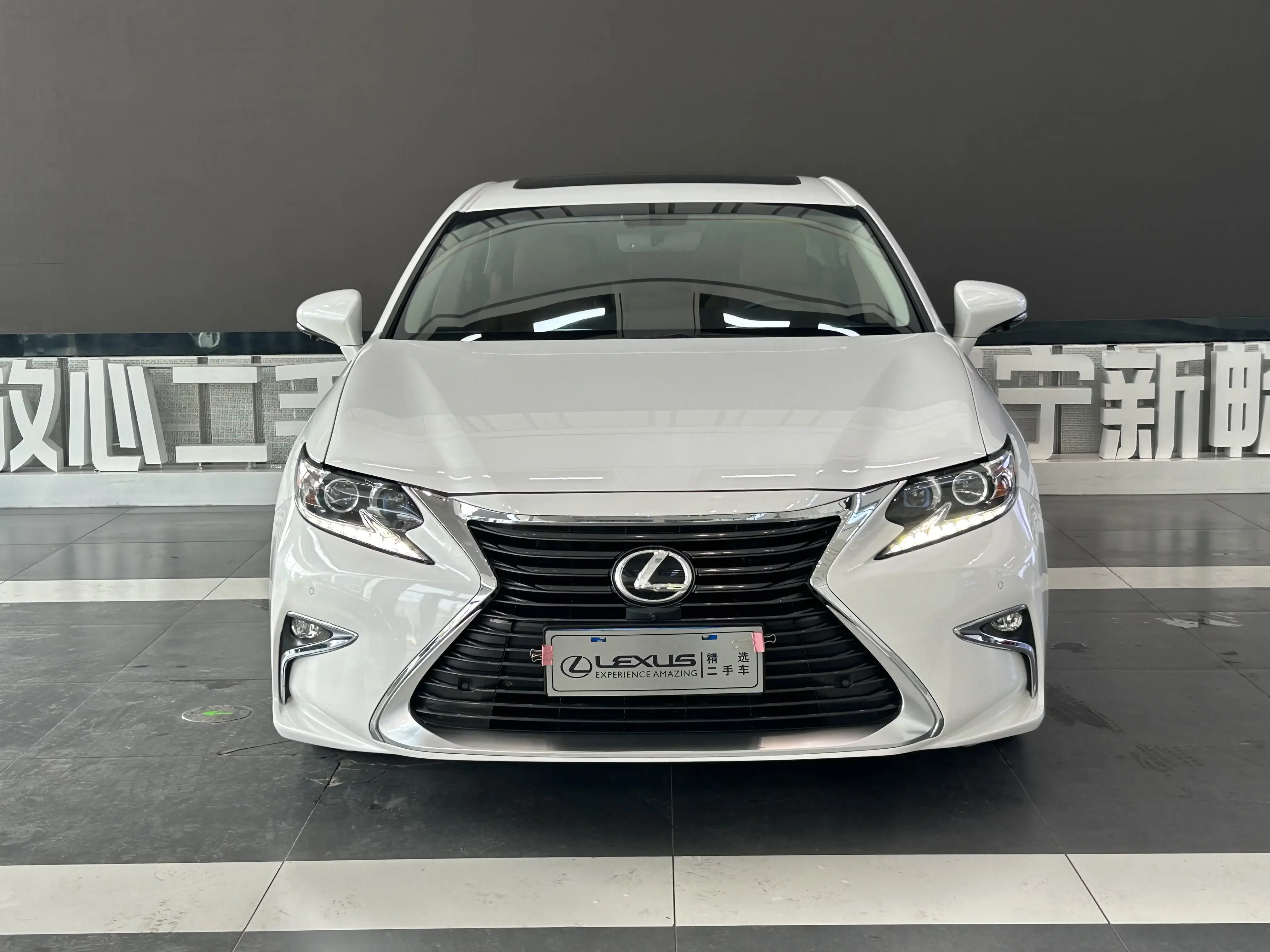 Lexus ES