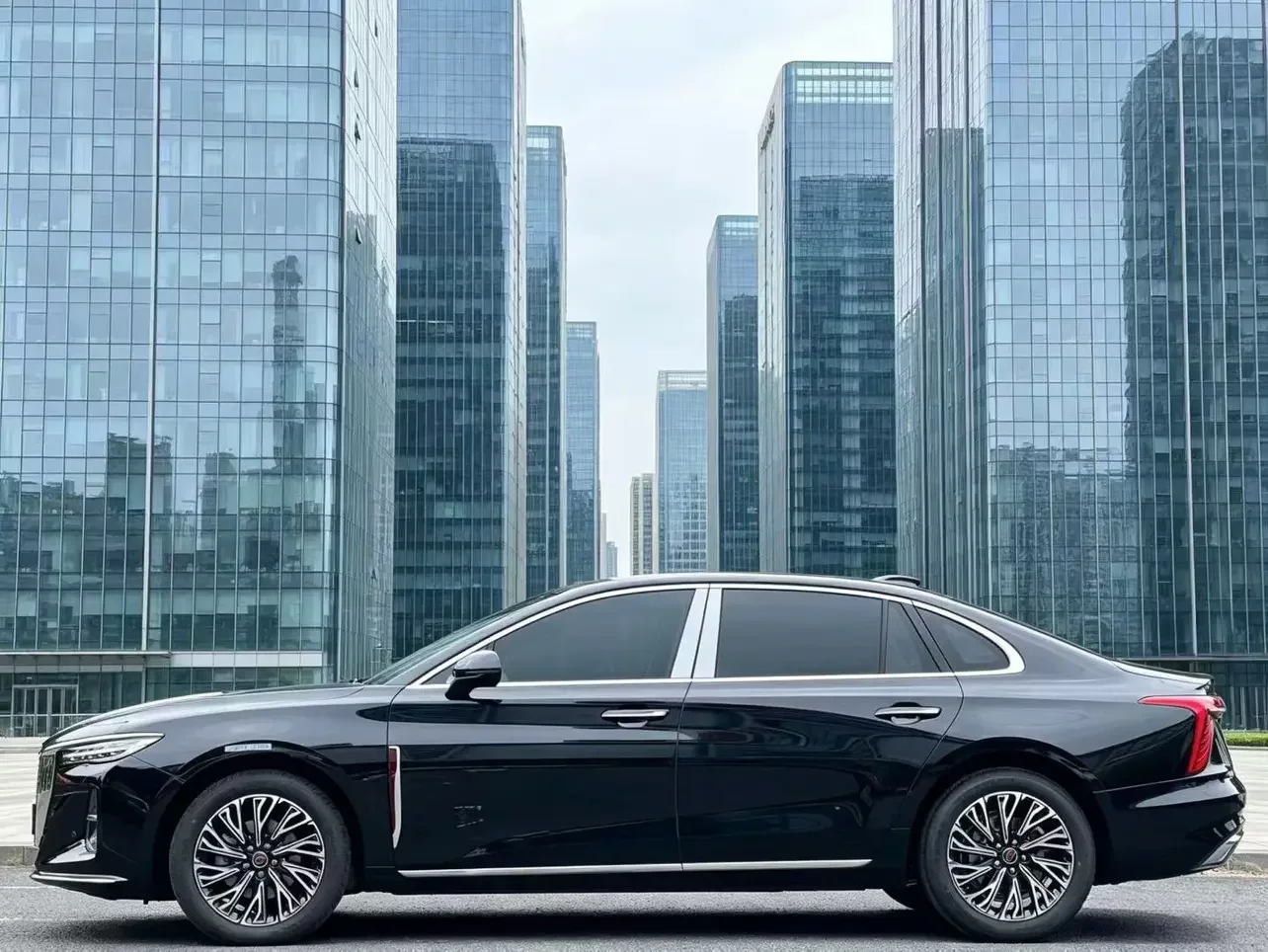 Hongqi H5