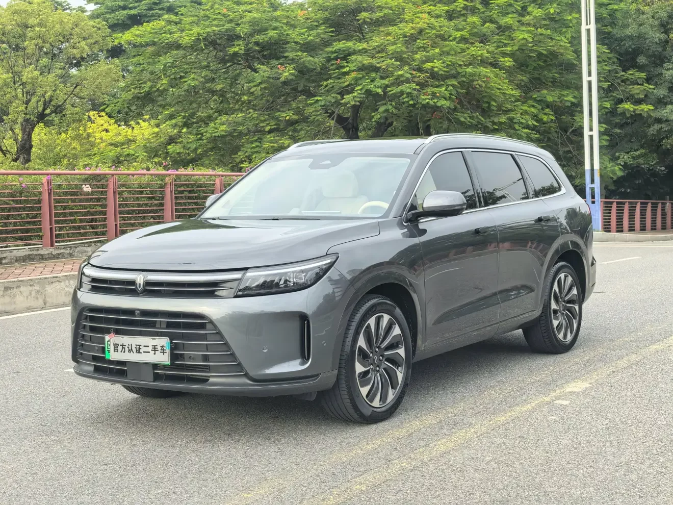 AITO M7 (Wenjie M7)  из Китая