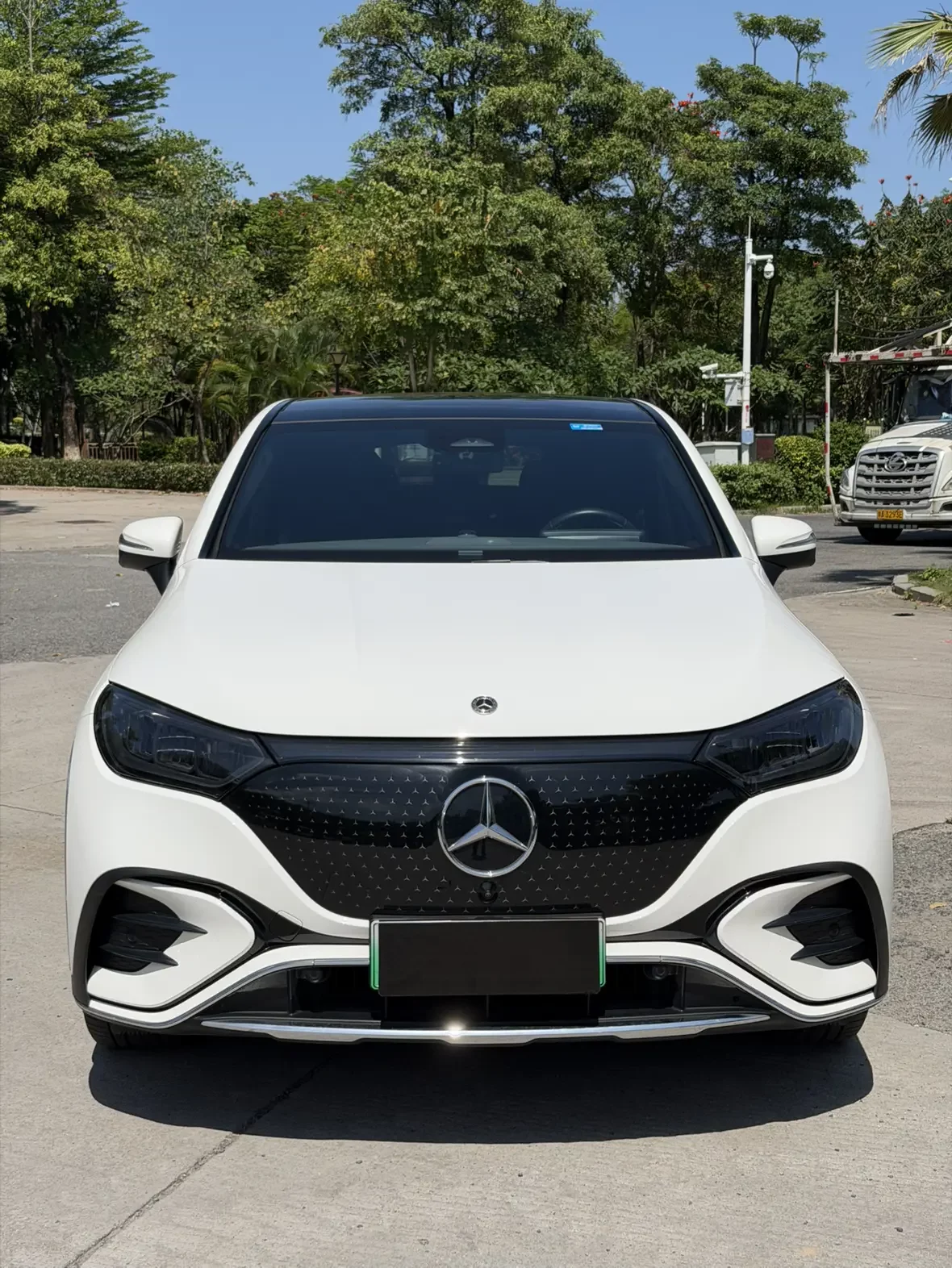 Mercedes-Benz EQE SUV