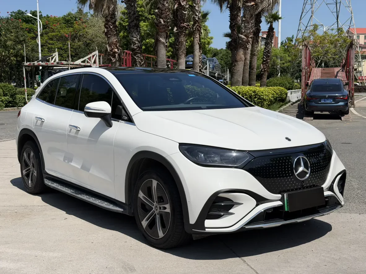 Mercedes-Benz EQE SUV