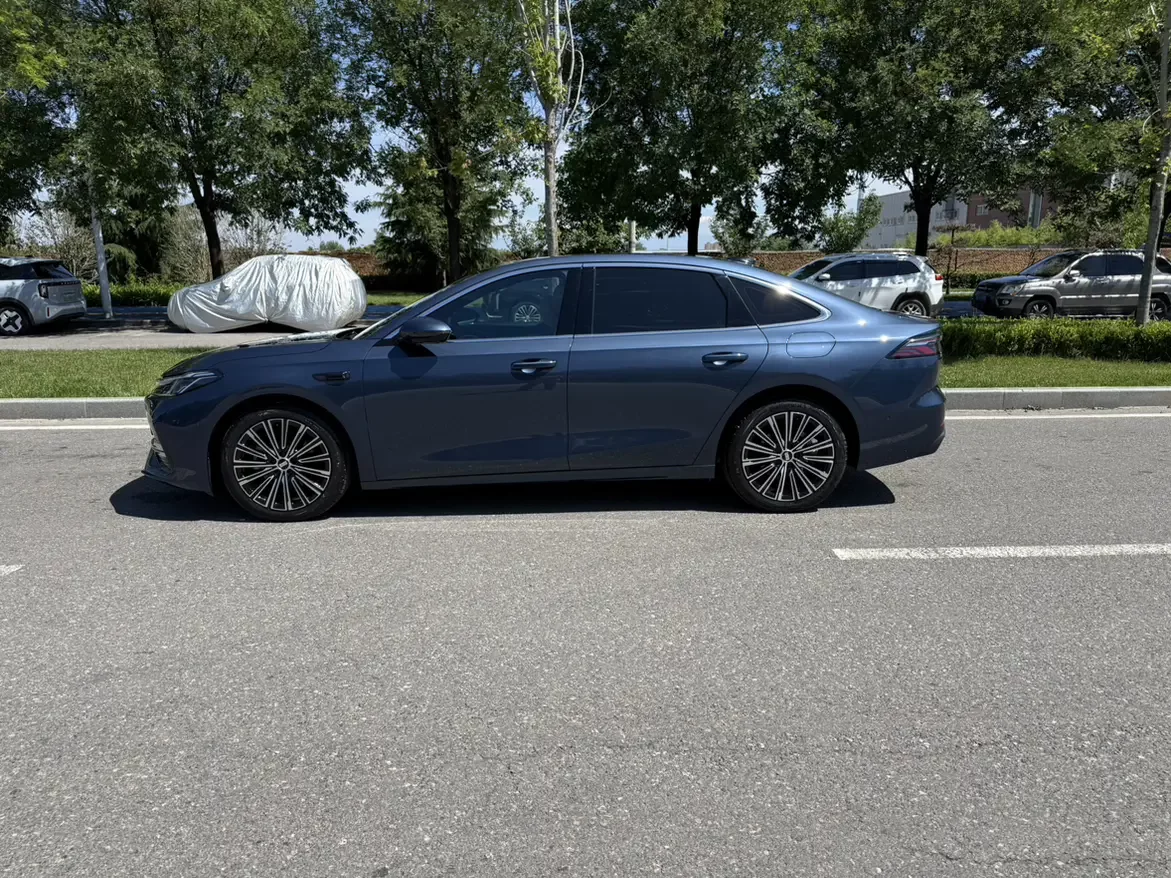 Geely Galaxy A7 EM