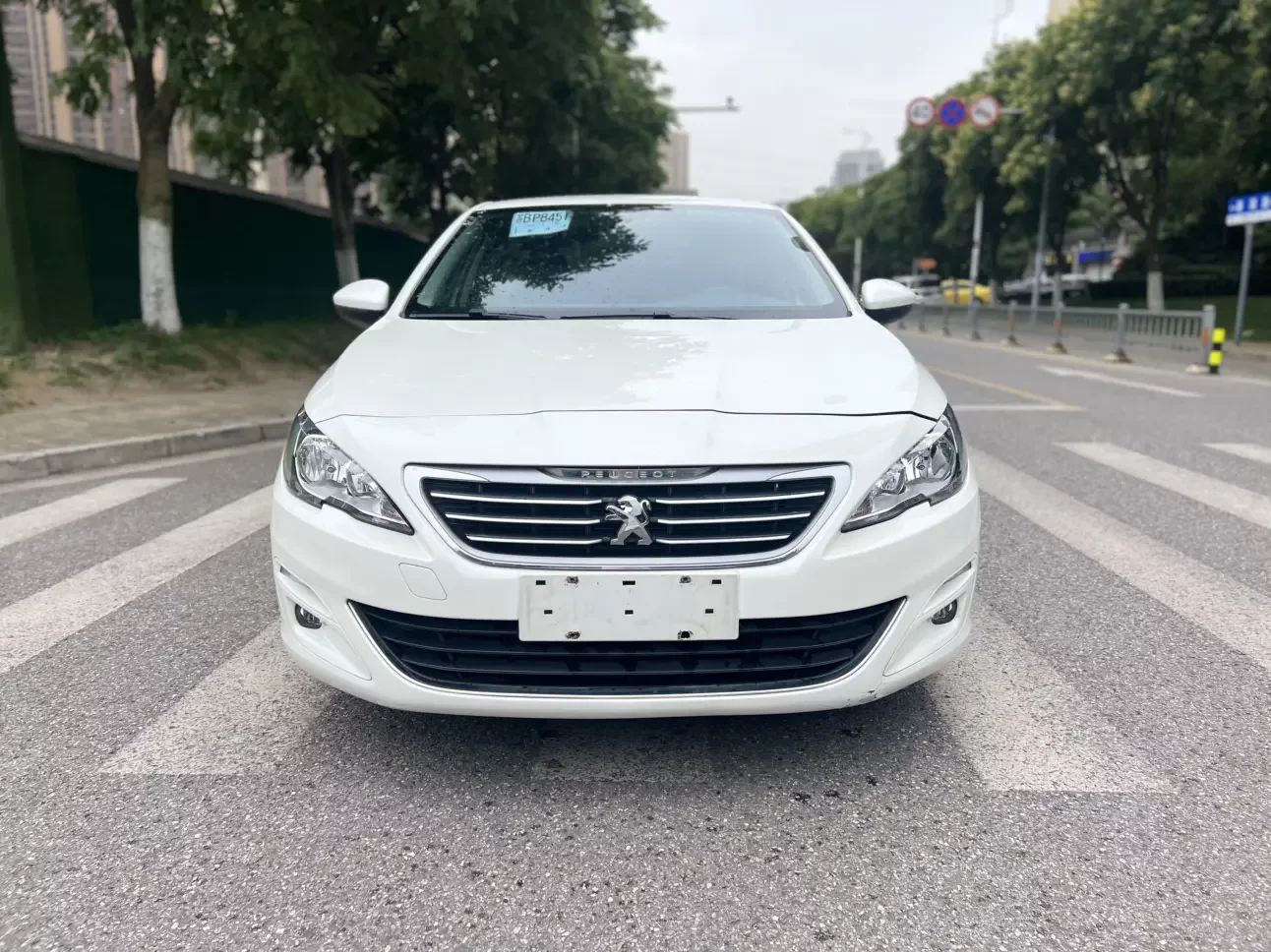 Peugeot 408
