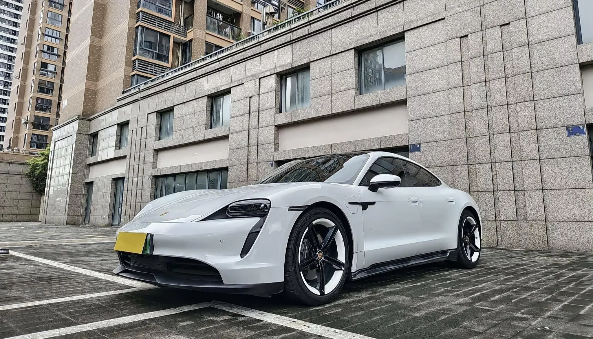 Porsche Taycan