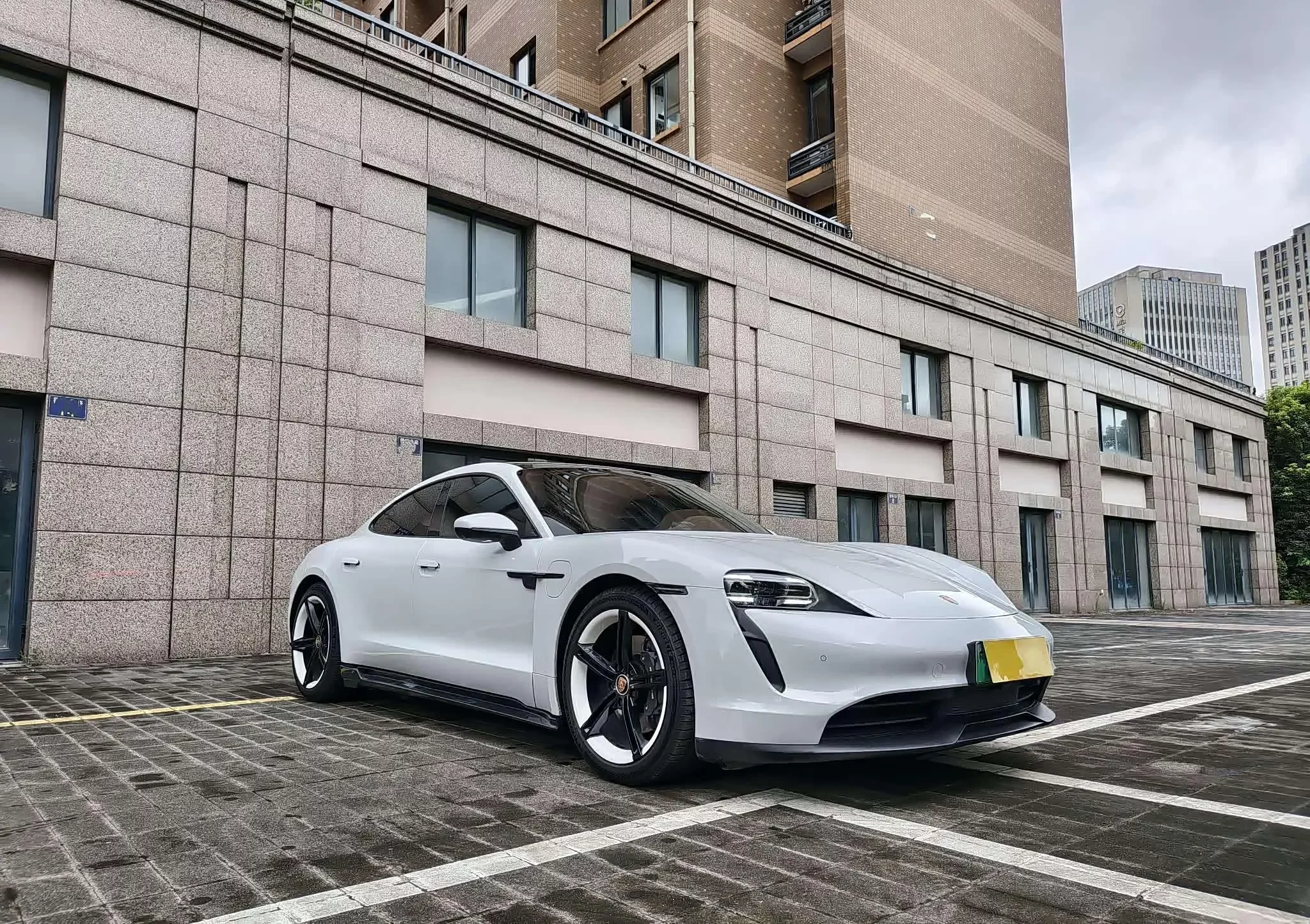 Porsche Taycan
