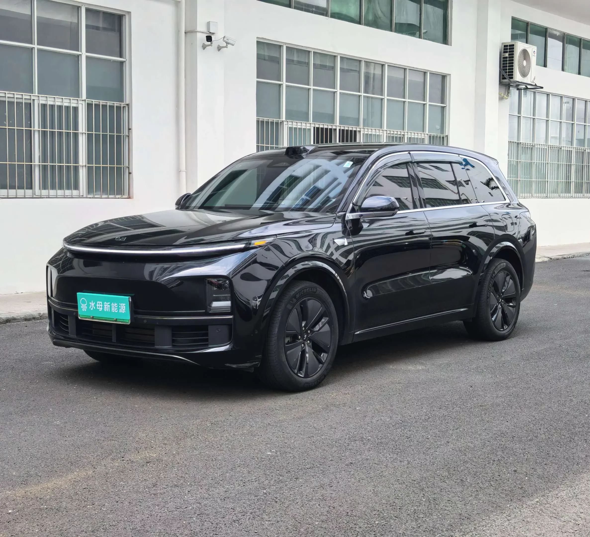 Lixiang L8